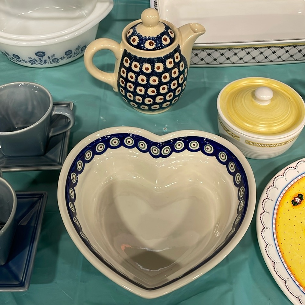 Heart Serving Bowl And Teapot Set